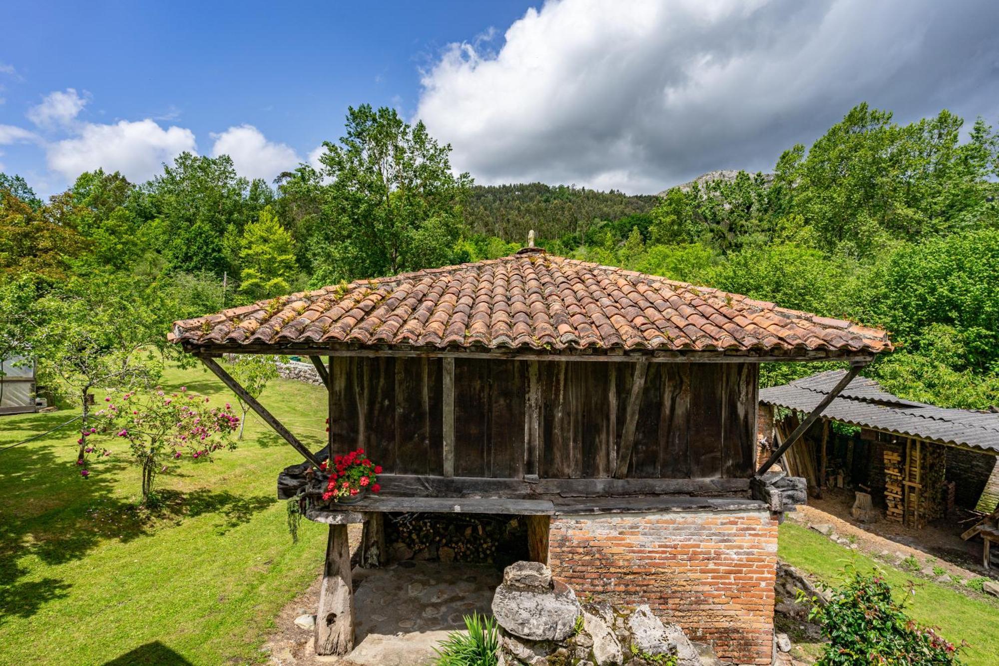 Casa De Aldea La Venta Los Probes Llanes Ngoại thất bức ảnh